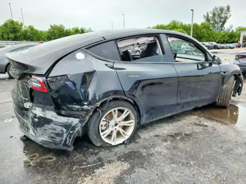 7SAYGDEE7PA178753 — 2023 Tesla Model Y, фото 3 с аукциона Copart, МЕХАНИЧЕСКИЕ ПОВРЕЖДЕНИЯ