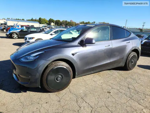 2023 Tesla Model Y VIN 7SAYGDEE2PA051375 фото 1