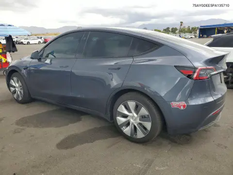 2023 Tesla Model Y VIN 7SAYGDEE5PA135710 фото 2