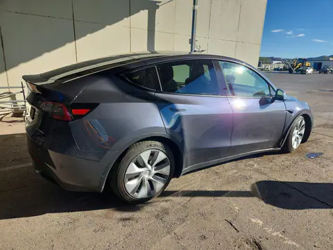 7SAYGDEE3PF853050 — 2023 Tesla Model Y, фото 3 з Copart, Бокова частина