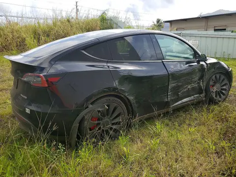 2023 Tesla Model Y VIN 7SAYGDEF6PF666975 фото 3