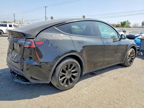 7SAYGDED1RF102734 — 2024 Tesla Model Y, фото 3 с аукциона Copart 28.09.2026, Передняя часть