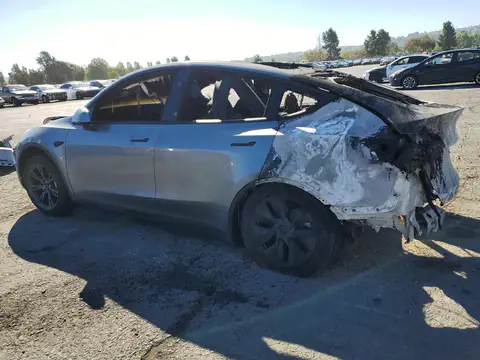 7SAYGDEE4RF125868 — 2024 Tesla Model Y, foto 2 de Copart 23.10.2026, Incendio