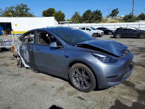 7SAYGDEE4RF125868 — 2024 Tesla Model Y, foto 4 de Copart 23.10.2026, Incendio