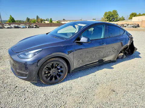 7SAYGAEE8RF041468 Tesla Model Y 2024 — Side damage, before-repair photo