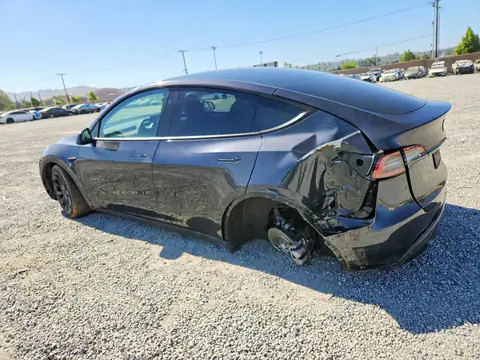 7SAYGAEE8RF041468 — 2024 Tesla Model Y, photo 2 from Copart 14.10.2026, Side
