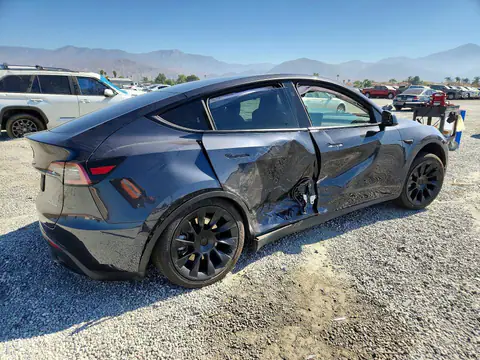 7SAYGAEE8RF041468 — 2024 Tesla Model Y, photo 3 from Copart 14.10.2026, Side