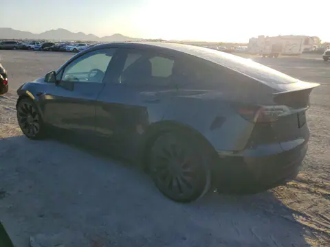 2024 Tesla Model Y VIN 7SAYGDEF6RF177530 фото 2
