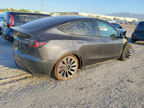2024 Tesla Model Y VIN 7SAYGDEF6RF177530 фото 3