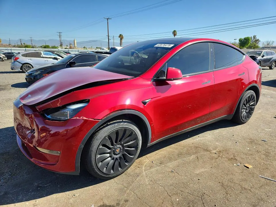 2024 Tesla Model Y VIN 7SAYGDEE5RA222736 фото 1