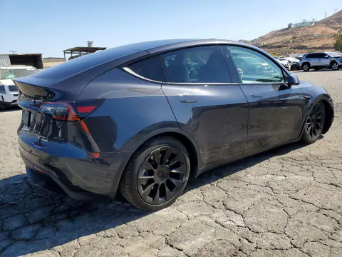7SAYGDEE2RF082552 — 2024 Tesla Model Y, ფოტო 3, Copart 19.10.2026, მცირე ჩაღრმავებები და ნაკაწრები