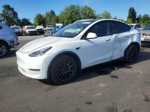 7SAYGAEEXRF088212 Tesla Model Y 2024 — დაზიანება გვერდითი ნაწილი, ფოტო შეკეთებამდე
