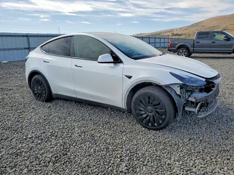 2024 Tesla Model Y VIN 7SAYGDEE7RA259139 фото 4