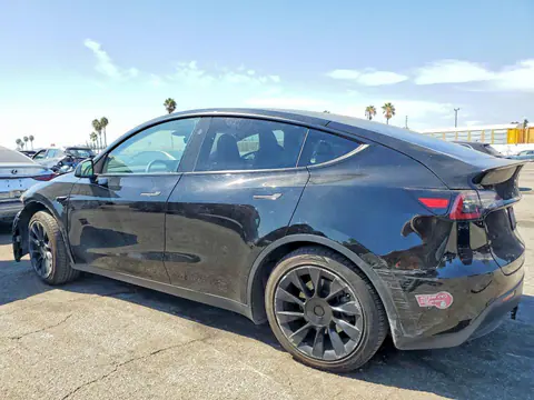 2024 Tesla Model Y VIN 7SAYGDED3RF057666 фото 2
