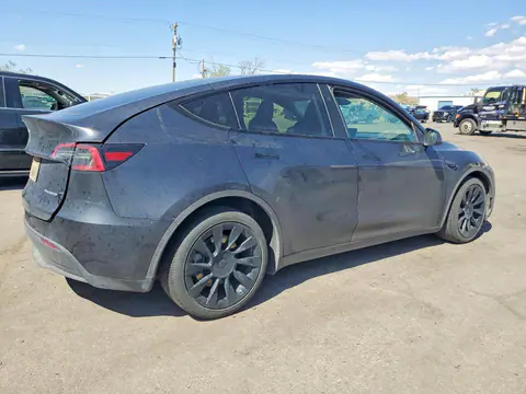 2024 Tesla Model Y VIN 7SAYGAEE2RF068004 фото 3