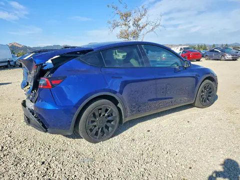2024 Tesla Model Y VIN 7SAYGDEE5RF004377 фото 3