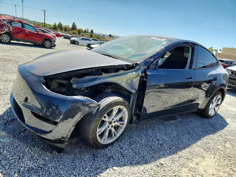 7SAYGAEE8RF004114 — 2024 Tesla Model Y, Parte delantera (Front End), fotos antes de reparar