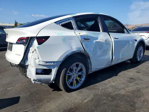7SAYGDEE0RF066981 — 2024 Tesla Model Y, фото 3 с аукциона Copart 29.09.2026, Боковая часть