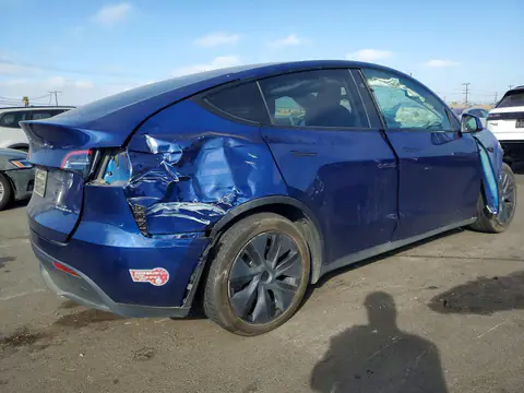 7SAYGDEE6RF180256 — 2024 Tesla Model Y, фото 3 с аукциона Copart 28.09.2026, Передняя часть