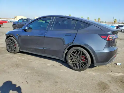 7SAYGDEF5RF053703 — 2024 Tesla Model Y, фото 2 з Copart, Передня частина