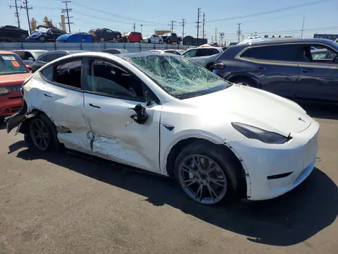 7SAYGDED5RF182703 — 2024 Tesla Model Y, foto 4 de Copart 28.10.2026, Vuelco