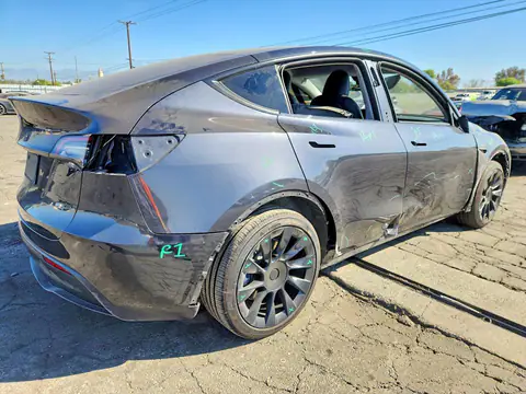 7SAYGDED4RF054422 — 2024 Tesla Model Y, фото 3 с аукциона Copart 28.09.2026, Передняя часть