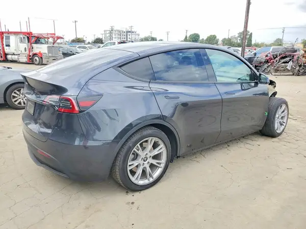7SAYGDEDXRF046034 — 2024 Tesla Model Y, photo 3 from Copart, Front end