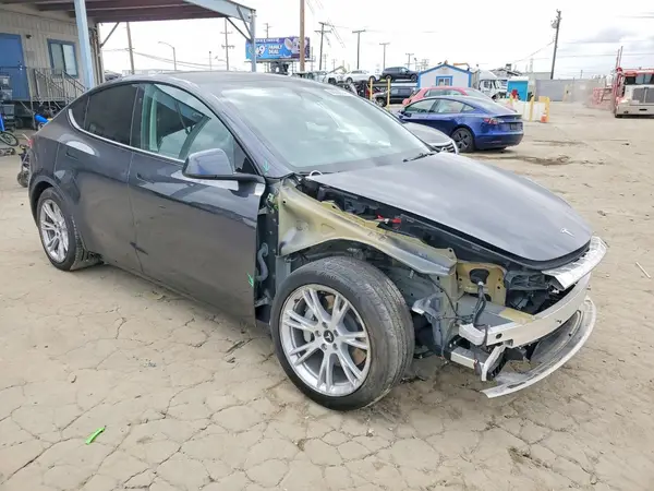 7SAYGDEDXRF046034 — 2024 Tesla Model Y, photo 4 from Copart, Front end