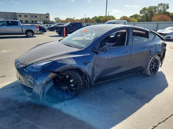 7SAYGDEE5RA238841 Tesla Model Y 2024 — Rear end damage, before-repair photo