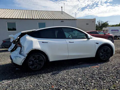 2024 TESLA MODEL Y VIN 7SAYGDEE2RF161588 фото 3