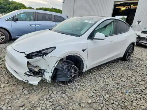 7SAYGDEEXRF170331 Tesla Model Y 2024 — Side damage, before-repair photo