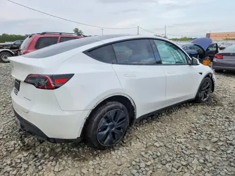7SAYGDEEXRF170331 — 2024 Tesla Model Y, ფოტო 3, Copart, გვერდითი ნაწილი