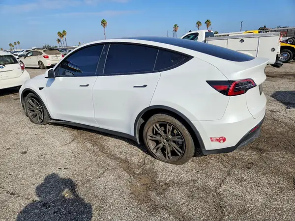 7SAYGDEE8RF165323 — 2024 Tesla Model Y, photo 2 from Copart, Front end