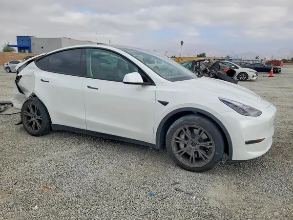 7SAYGDEE6RF213093 — 2024 Tesla Model Y, фото 4 с аукциона Copart, Задняя часть