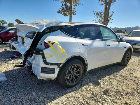 2024 Tesla Model Y VIN 7SAYGAEE6RF152794 фото 3