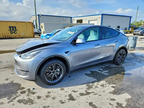7SAYGDED1RA313347 Tesla Model Y 2024 — Rear end damage, before-repair photo