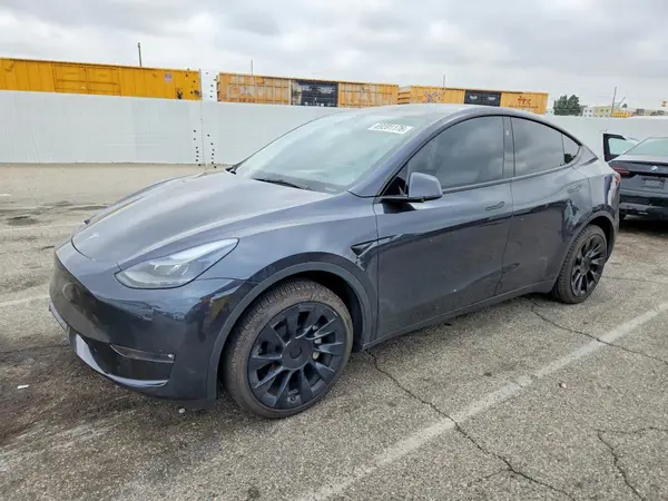 7SAYGDEE6RF065642 Tesla Model Y 2024 — Front end damage, before-repair photo