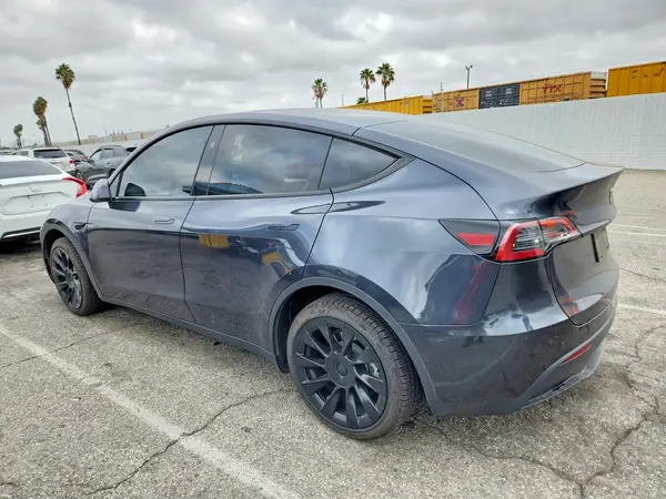 7SAYGDEE6RF065642 — 2024 Tesla Model Y, photo 2 from Copart, Front end