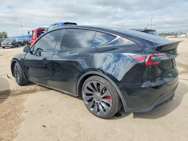 7SAYGDEF0RA296333 — 2024 Tesla Model Y, photo 2 from Copart, Front end