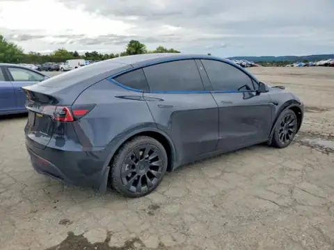 7SAYGAEEXRF027605 — 2024 Tesla Model Y, фото 3 с аукциона Copart, ПЕРЕДНЯЯ ЧАСТЬ