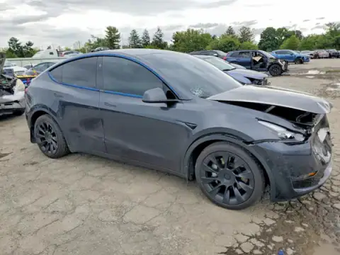 7SAYGAEEXRF027605 — 2024 Tesla Model Y, фото 4 с аукциона Copart, ПЕРЕДНЯЯ ЧАСТЬ