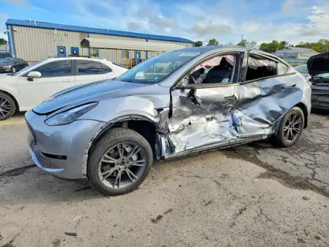 7SAYGDEE7RA299253 Tesla Model Y 2024 — повреждение БОКОВАЯ ЧАСТЬ, фото до ремонта