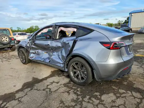 7SAYGDEE7RA299253 — 2024 Tesla Model Y, zdjęcie 2 z Copart, Bok
