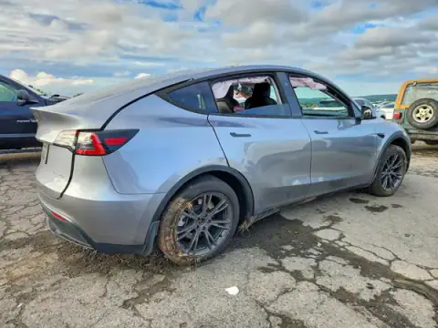 7SAYGDEE7RA299253 — 2024 Tesla Model Y, zdjęcie 3 z Copart, Bok