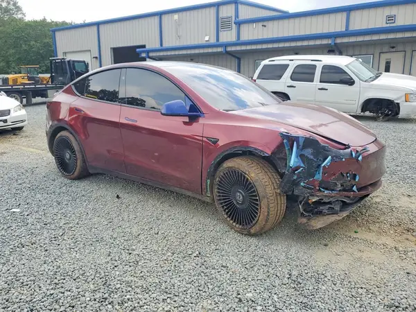 7SAYGDEE8RA250319 — 2024 Tesla Model Y, photo 4 from Copart, Front end
