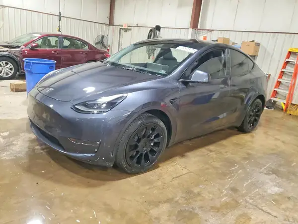 7SAYGDEE5RA278479 Tesla Model Y 2024 — Side damage, before-repair photo