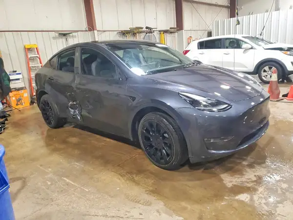7SAYGDEE5RA278479 — 2024 Tesla Model Y, photo 4 from Copart 13.10.2026, Side