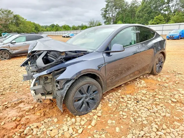 7SAYGDED6RA323548 — 2024 Tesla Model Y, Передняя часть (Front End), фото до ремонта