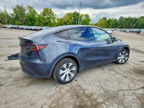 7SAYGDEE7RA222060 — 2024 Tesla Model Y, photo 3 from Copart, Front end