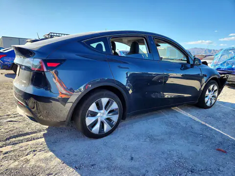 2024 Tesla Model Y VIN 7SAYGDEE7RF991046 фото 3